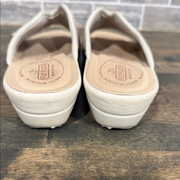 Fly Flot Tan Sandals Size 7.5 (EU 38) - Picture 5 of 10